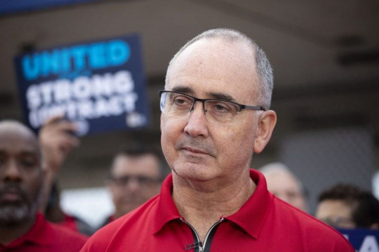 UAW Takes on Mercedes-Benz: Calls for Redo of Union Vote