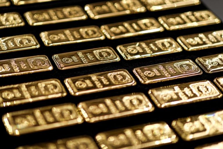 Korea’s Convenience Stores and Vending Machines Can’t Keep Up with the Demand for Gold Bars!
