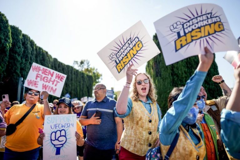 Disneyland Wranglers Wrangle a Win-win Deal, Dodging Strike