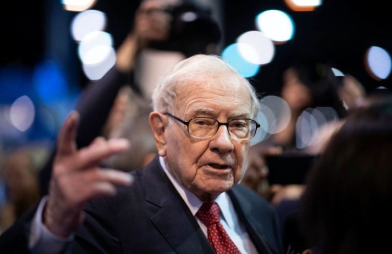 Beware of Impostors: Warren Buffett Denies Endorsing Candidates or Investments