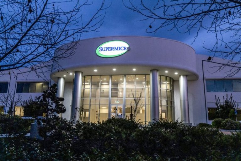 AI Hype Alert: Super Micro’s $50 Billion Stock Plunge Reveals Risks