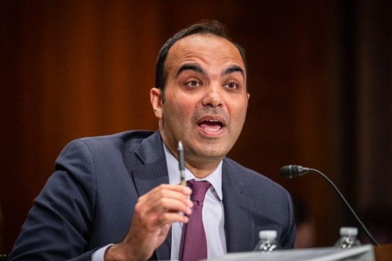 CFPB Broadens Reach to Regulate Apple Pay and Cash App in Digital Payment Services